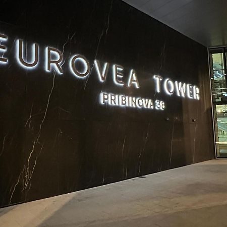 Nikas Eurovea Apartments - Free Parking Bratislava Exteriör bild