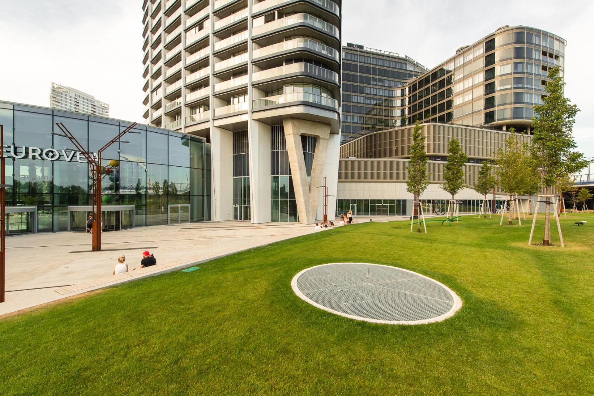Nikas Eurovea Apartments - Free Parking Bratislava Exteriör bild